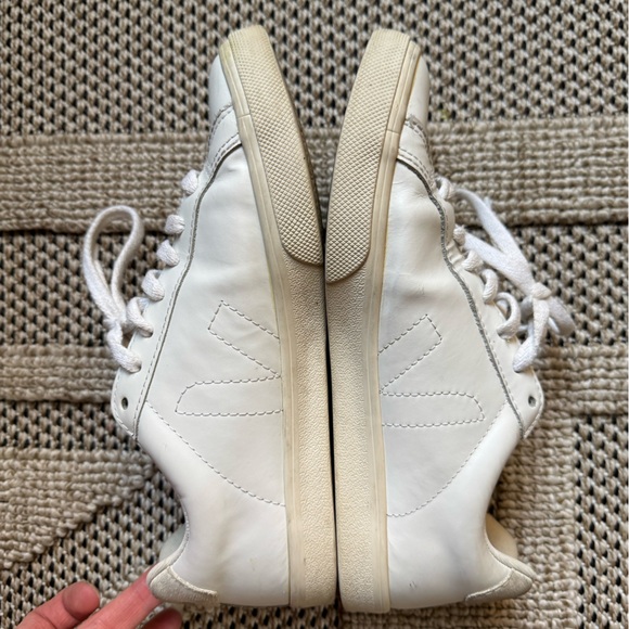 VEJA Esplar Leather Logo Sneakers - Picture 6 of 7